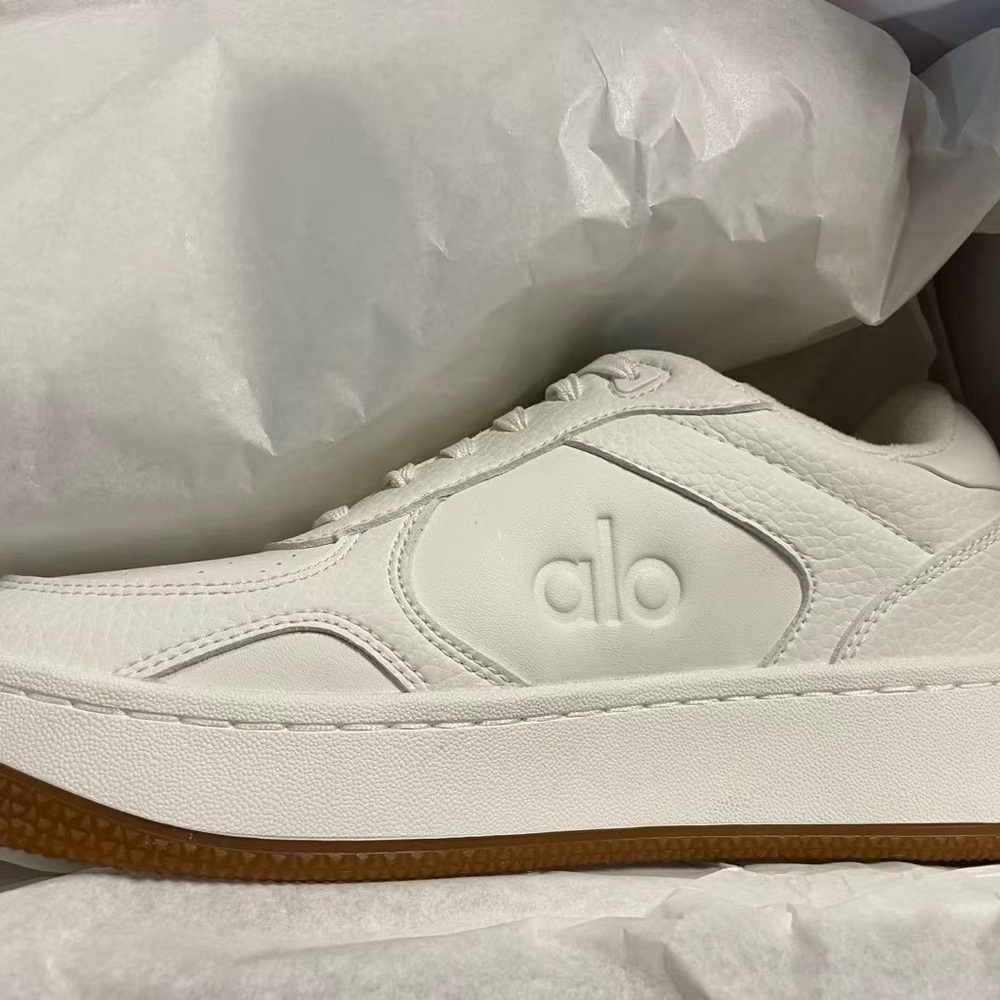 ALO Yoga Natural White Sneakers with Gum Sole